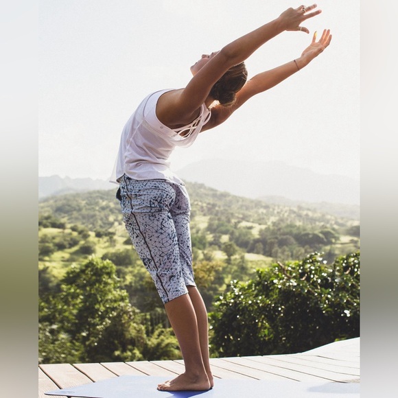 Lululemon Retreat Yogi Crop Star Crushed Silver Fox Deep Navy size 8 - Picture 4 of 12